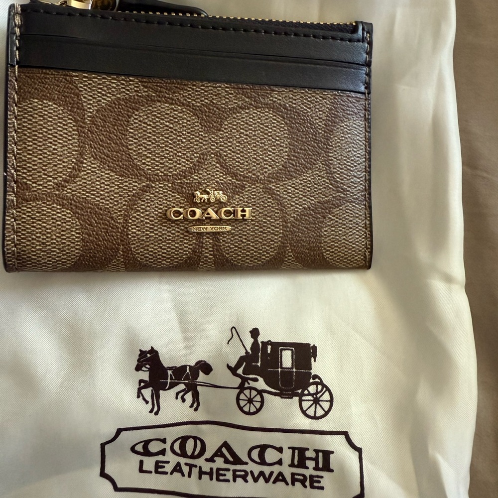 New Coach Tan and Black Card card holder